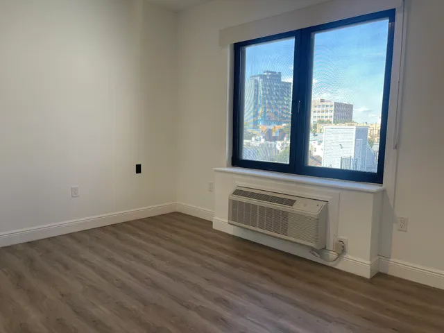 $2,550 | 211 Baldwin Avenue, Unit 601, Jersey City, NJ 07306