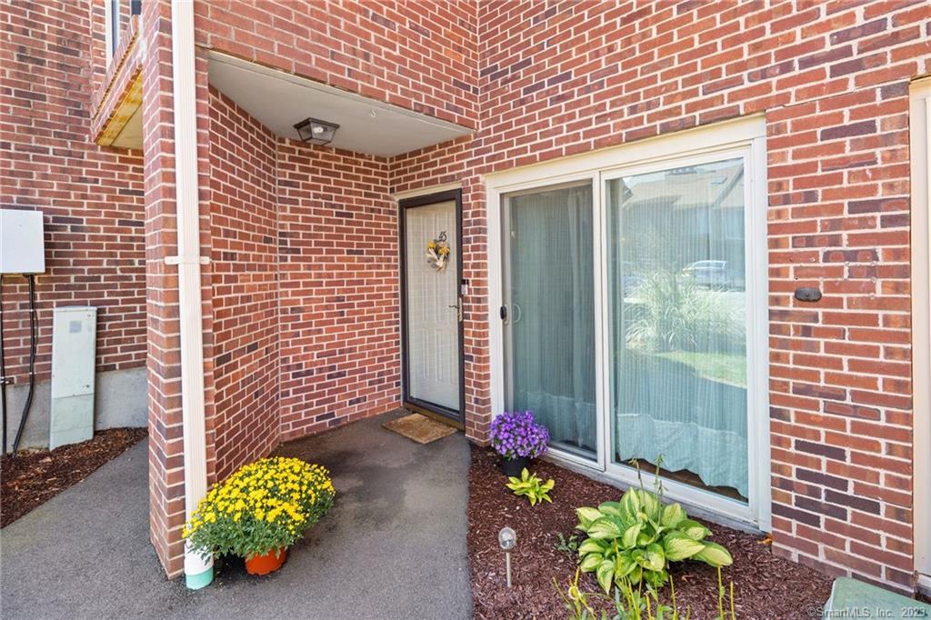279 Redstone Hill Road, Unit 45 Bristol, CT 06010 - Photo 1 of 1 Gallery Image 1