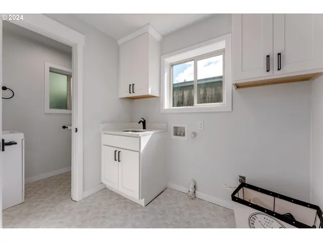 $525,000 | 865 Glen Creek Road Northwest, Salem, OR 97304