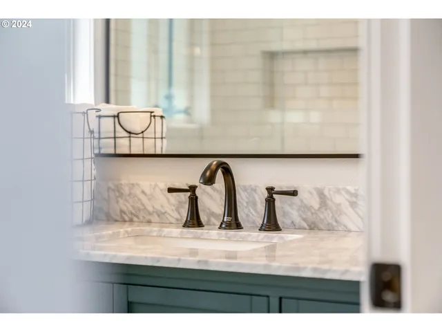 $525,000 | 865 Glen Creek Road Northwest, Salem, OR 97304