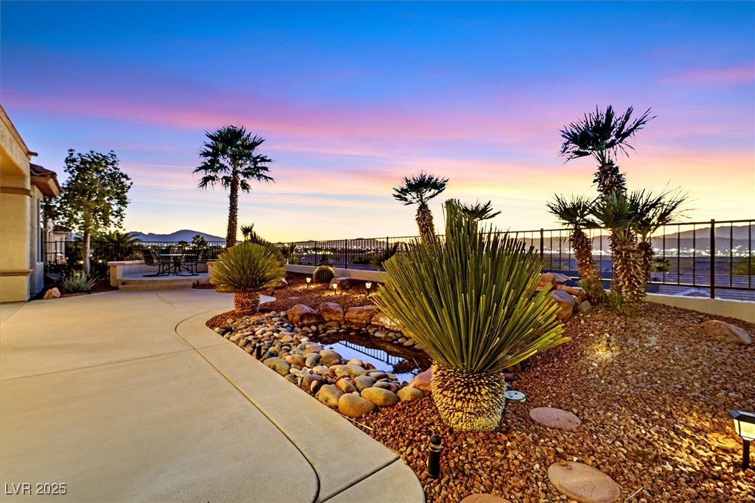 1677 Black Fox Canyon Road Henderson, NV 89052 - Photo 40 of 68