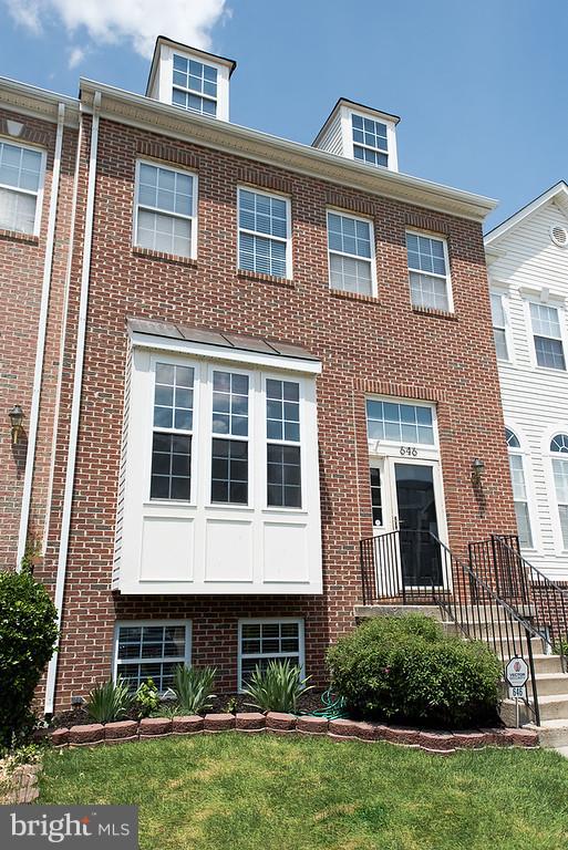646 Springhouse Square Southeast Leesburg, VA 20175 - Photo 1 of 25 Exterior