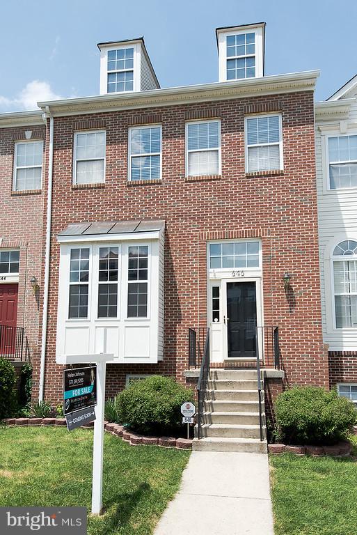 646 Springhouse Square Southeast Leesburg, VA 20175 - Photo 2 of 25 Exterior