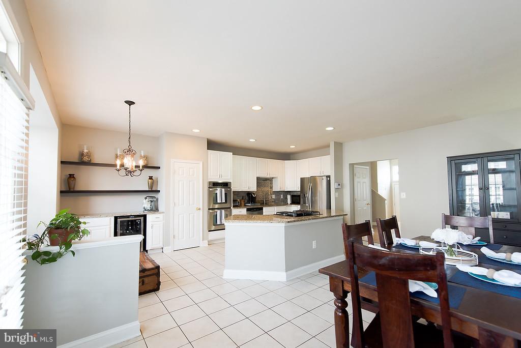 646 Springhouse Square Southeast Leesburg, VA 20175 - Photo 11 of 25 Gourmet Kitchen