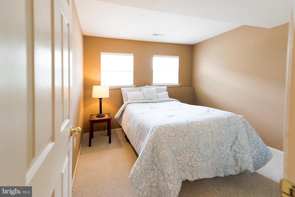 646 Springhouse Square Southeast Leesburg, VA 20175 - Photo 21 of 25 Bedroom #4 in lower level