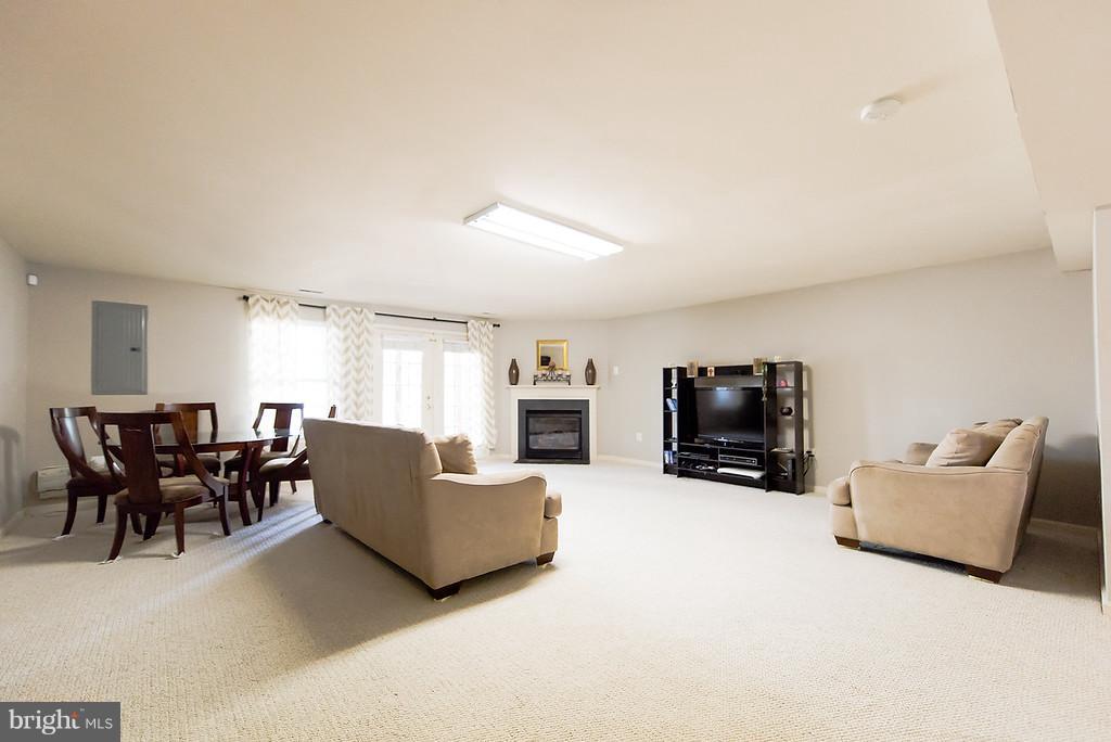 646 Springhouse Square Southeast Leesburg, VA 20175 - Photo 23 of 25 Lower Level Rec Room