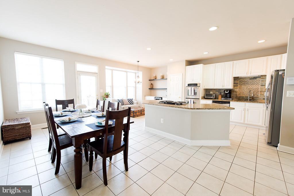 646 Springhouse Square Southeast Leesburg, VA 20175 - Photo 9 of 25 Eat In, Gourmet Kitchen