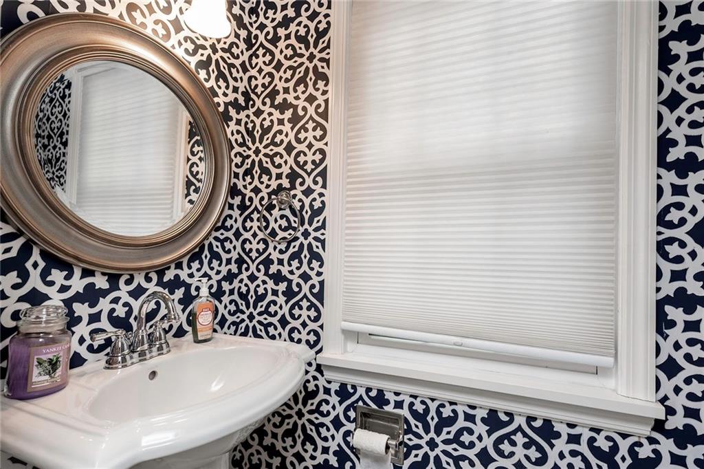 337 Sleepy Hollow Road Pittsburgh, PA 15228 - Photo 14 of 24 Powder room main floor.
