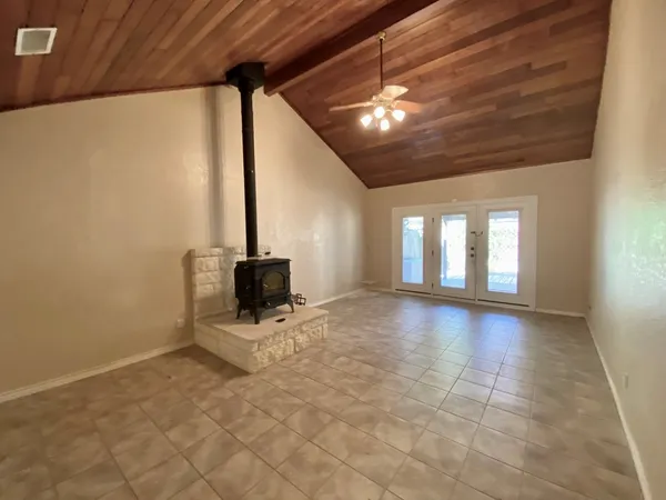 $268,000 | 802 Lois Street, Kerrville, TX 78028