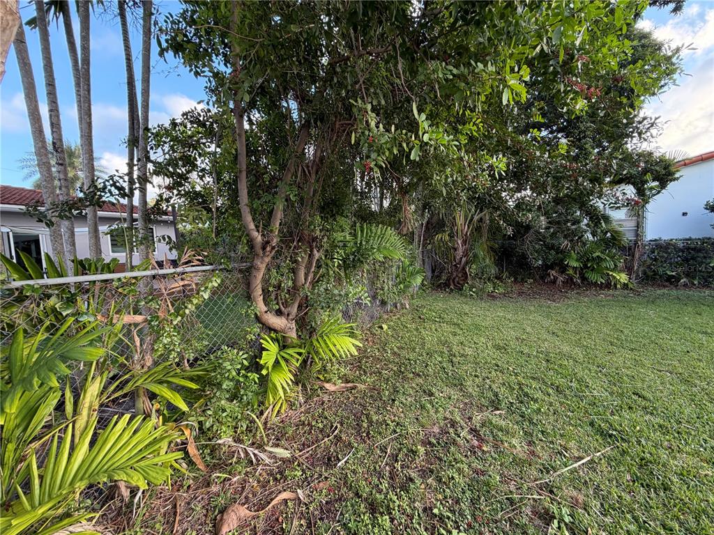 8819 Garland Avenue Surfside, FL 33154 - Photo 12 of 20