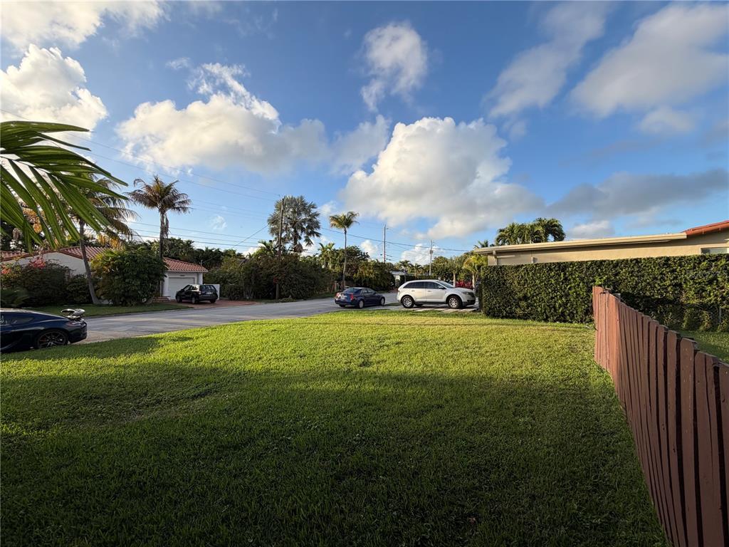 8819 Garland Avenue Surfside, FL 33154 - Photo 14 of 20