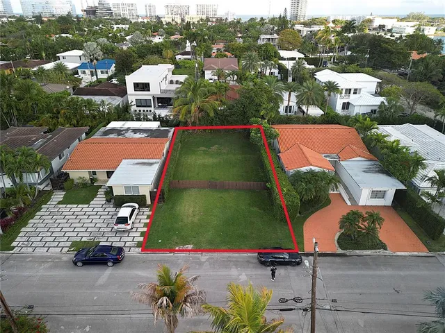 $1,729,999 | 8819 Garland Avenue, Surfside, FL 33154