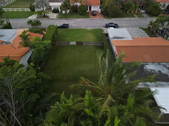 $1,729,999 | 8819 Garland Avenue, Surfside, FL 33154