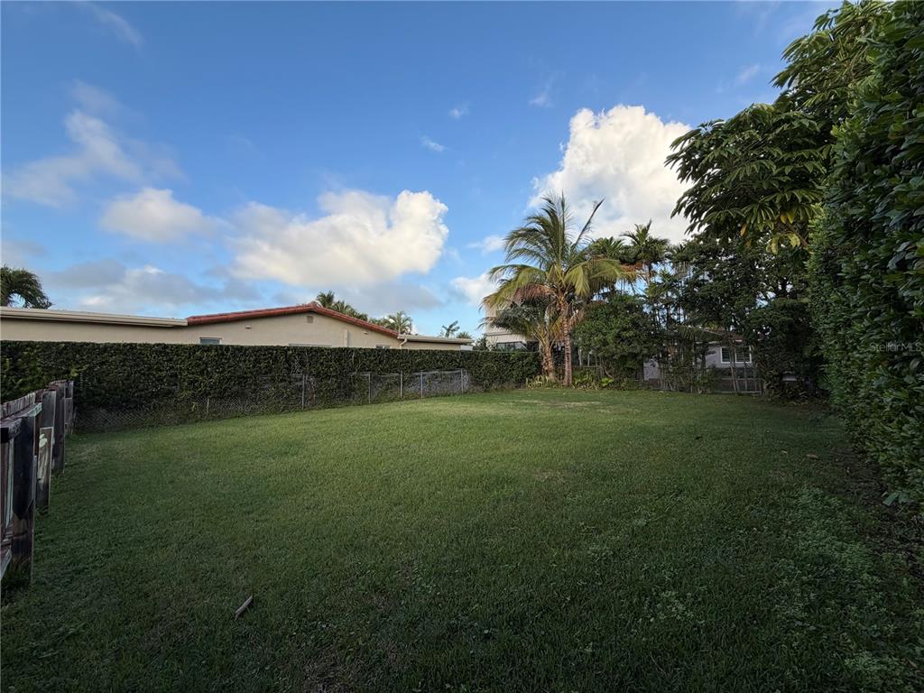 8819 Garland Avenue Surfside, FL 33154 - Photo 9 of 20