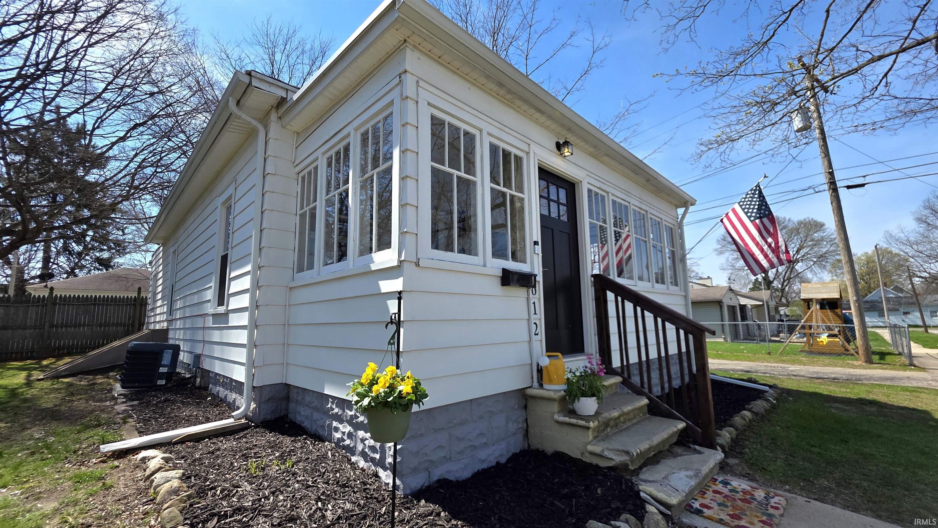 612 Rex Street Plymouth, IN 46563 - Photo 2 of 32