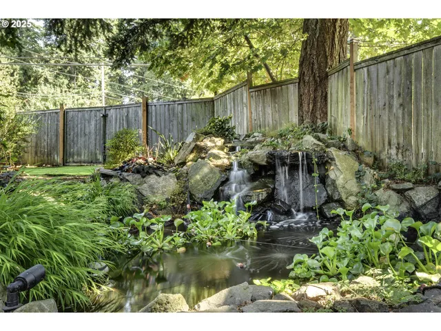 a picture of a wall with a clock