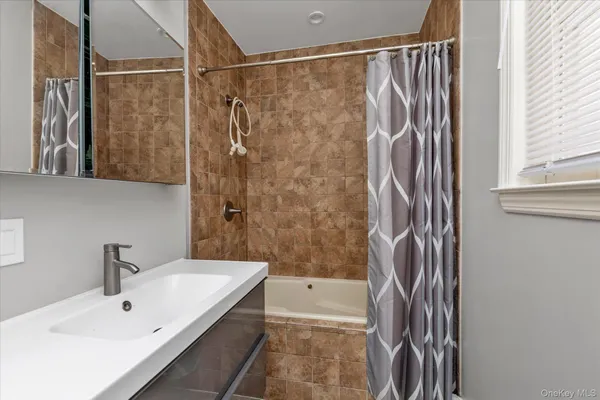 $975,000 | 700 Partridge Avenue, West Hempstead, NY 11552