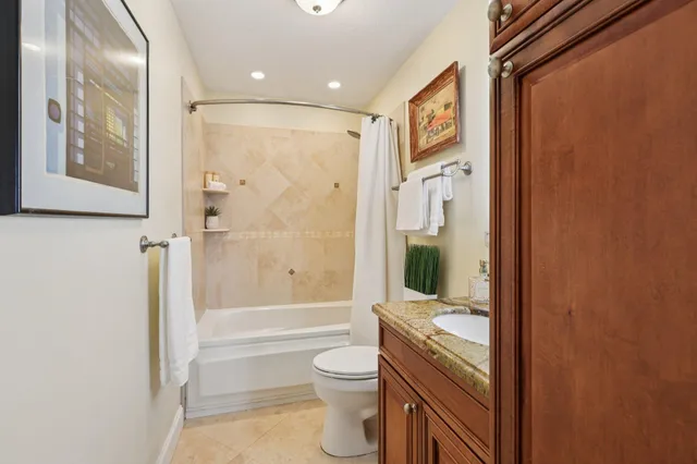 $424,900 | 6381 Bay Club Drive, Unit 3, Fort Lauderdale, FL 33308