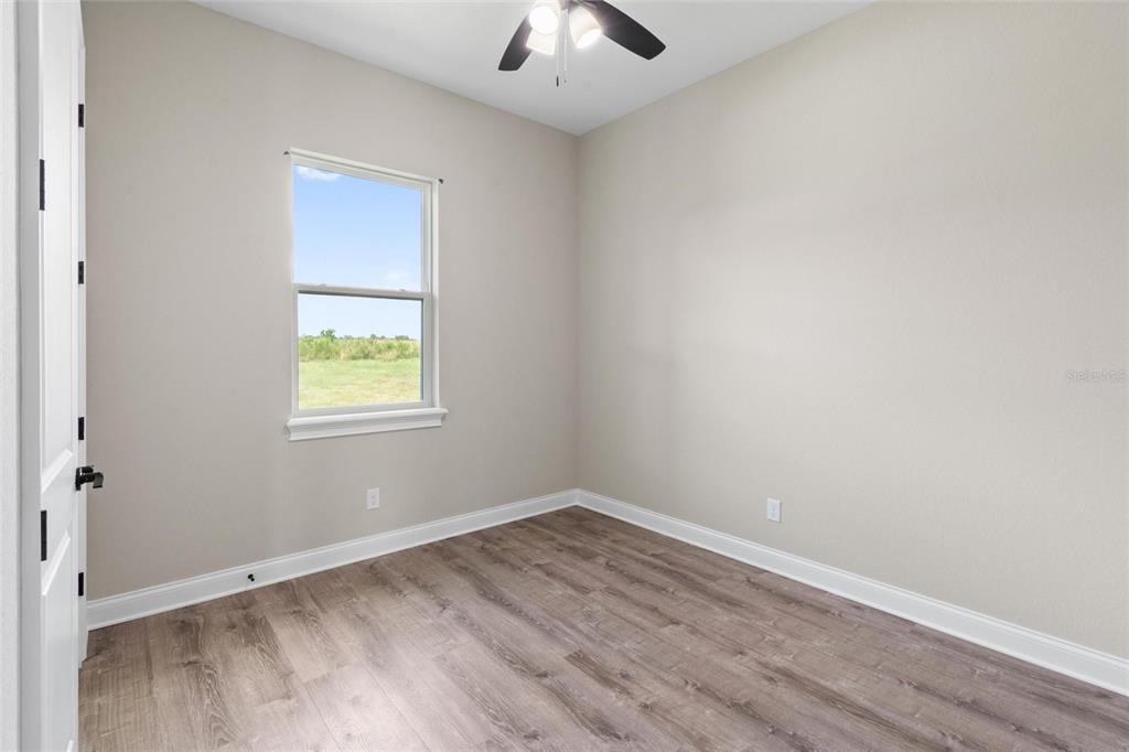 3620 Garrard Road Fort Meade, FL 33841 - Photo 12 of 33 an empty room with a window