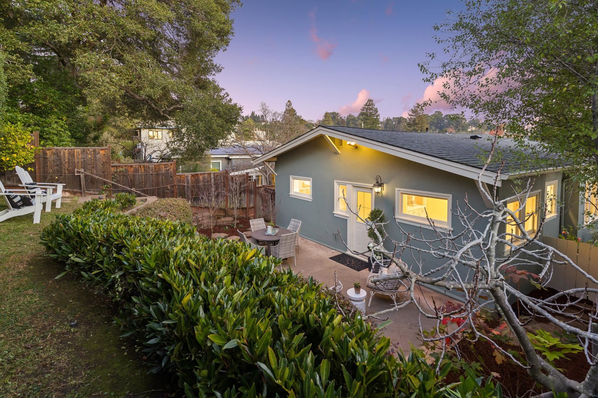 1117 Ranleigh Way Piedmont, CA 94610 - Photo 43 of 45 a view of a backyard with sitting area