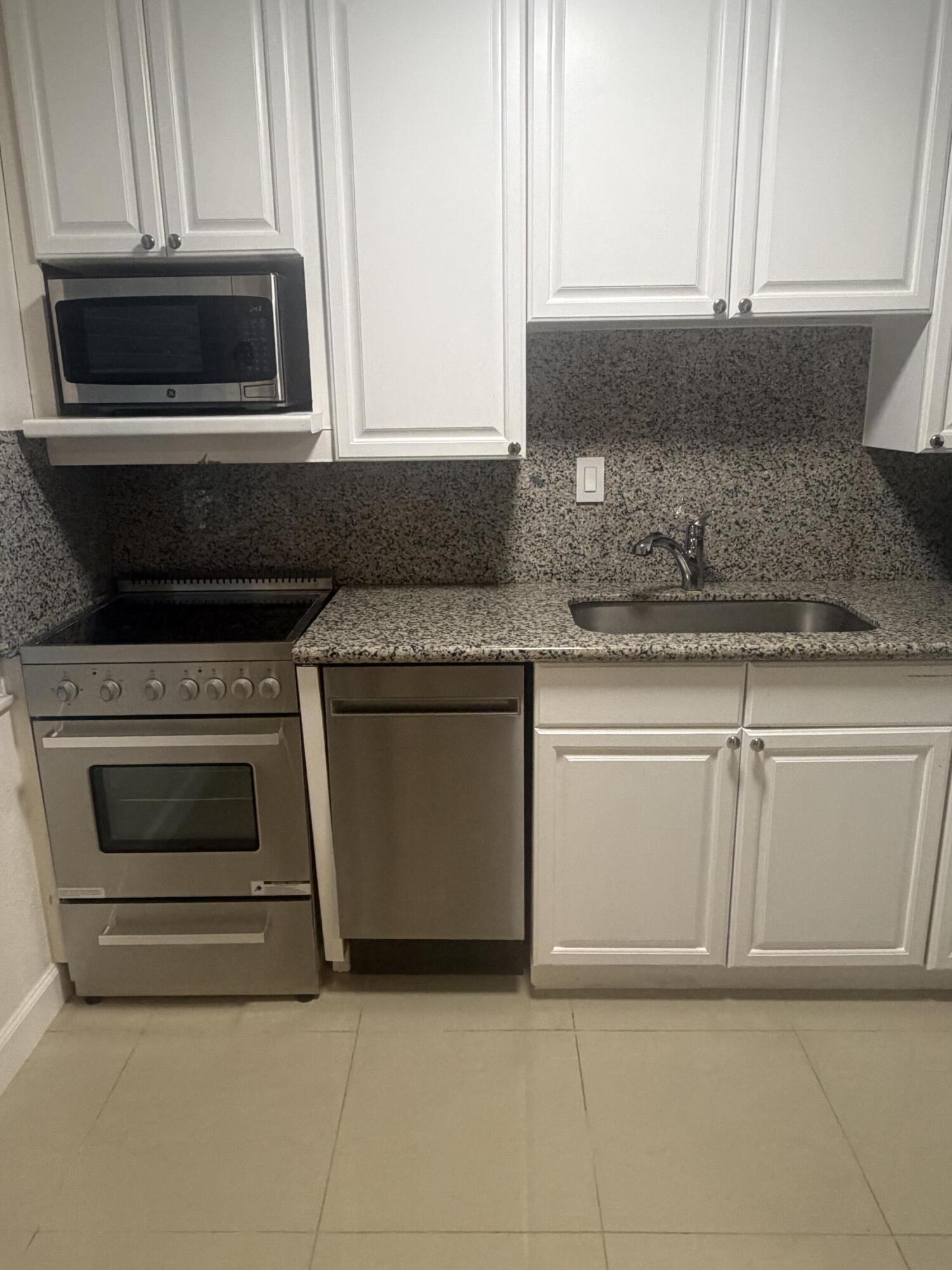 340 Northwest 19th Street, Unit 209 Boca Raton, FL 33432 - Photo 2 of 9 IMG_0131