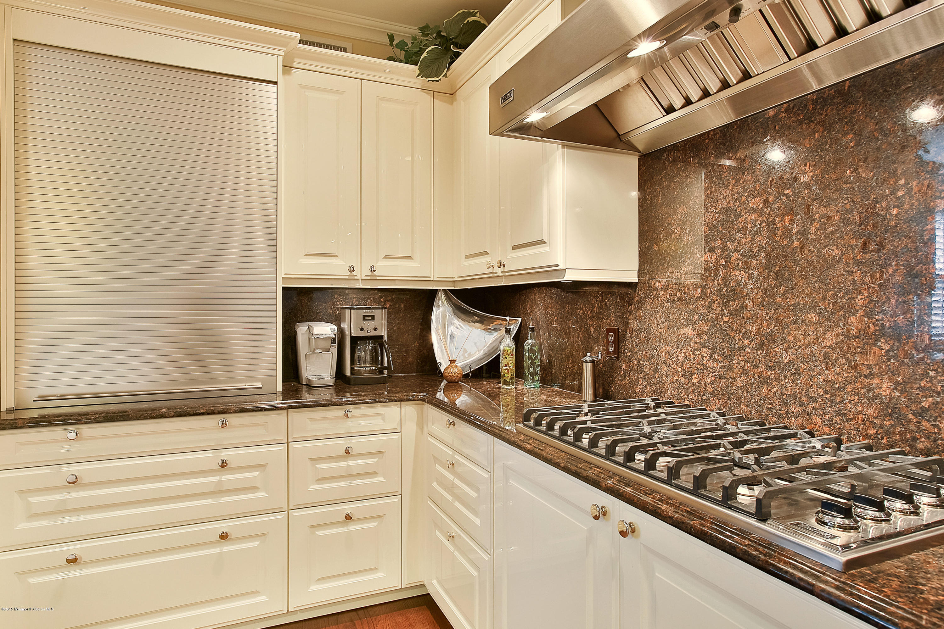1121 Oval Road Manasquan, NJ 08736 - Photo 18 of 38 Viking Counter-Top Range