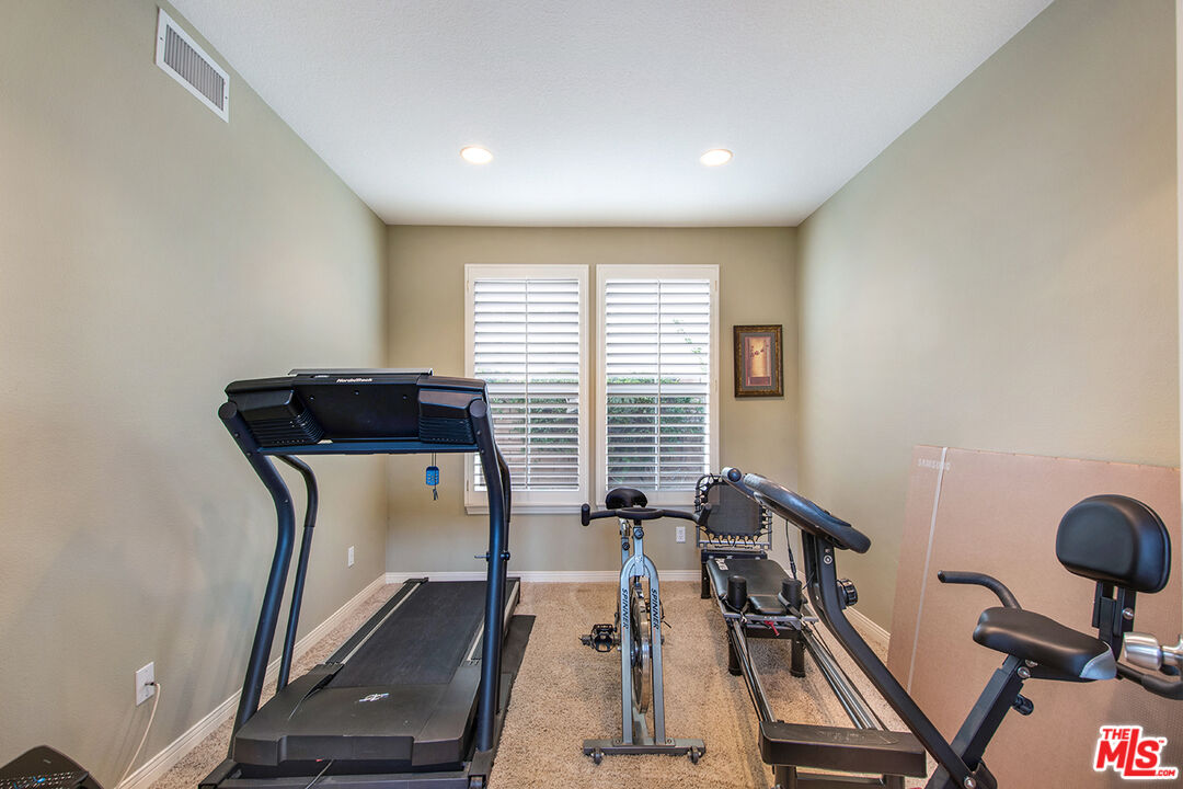 131 Park Hill Road Simi Valley, CA 93065 - Photo 12 of 40 Gallery Image 12