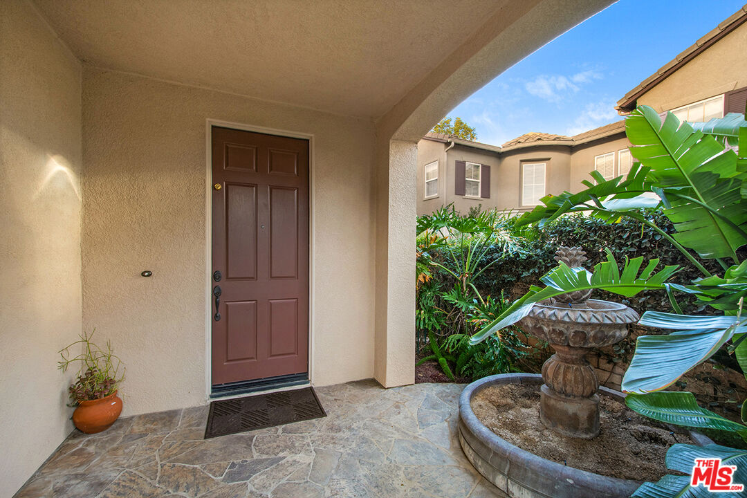 131 Park Hill Road Simi Valley, CA 93065 - Photo 2 of 40 Gallery Image 2