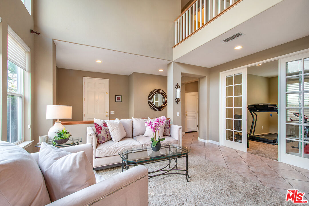 131 Park Hill Road Simi Valley, CA 93065 - Photo 6 of 40 Gallery Image 6