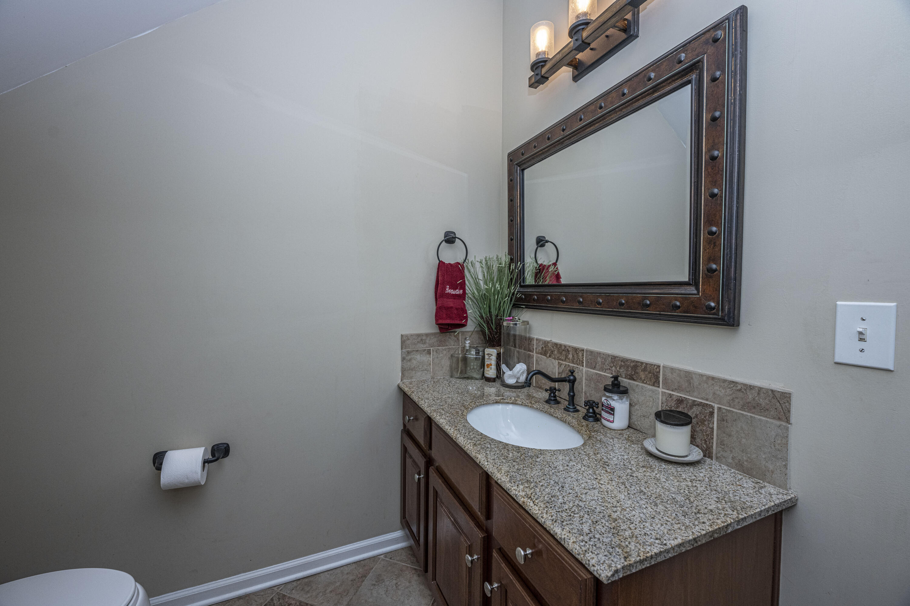 3228 Beaconsfield Road Mount Pleasant, SC 29466 - Photo 14 of 40 1st Floor Bath
