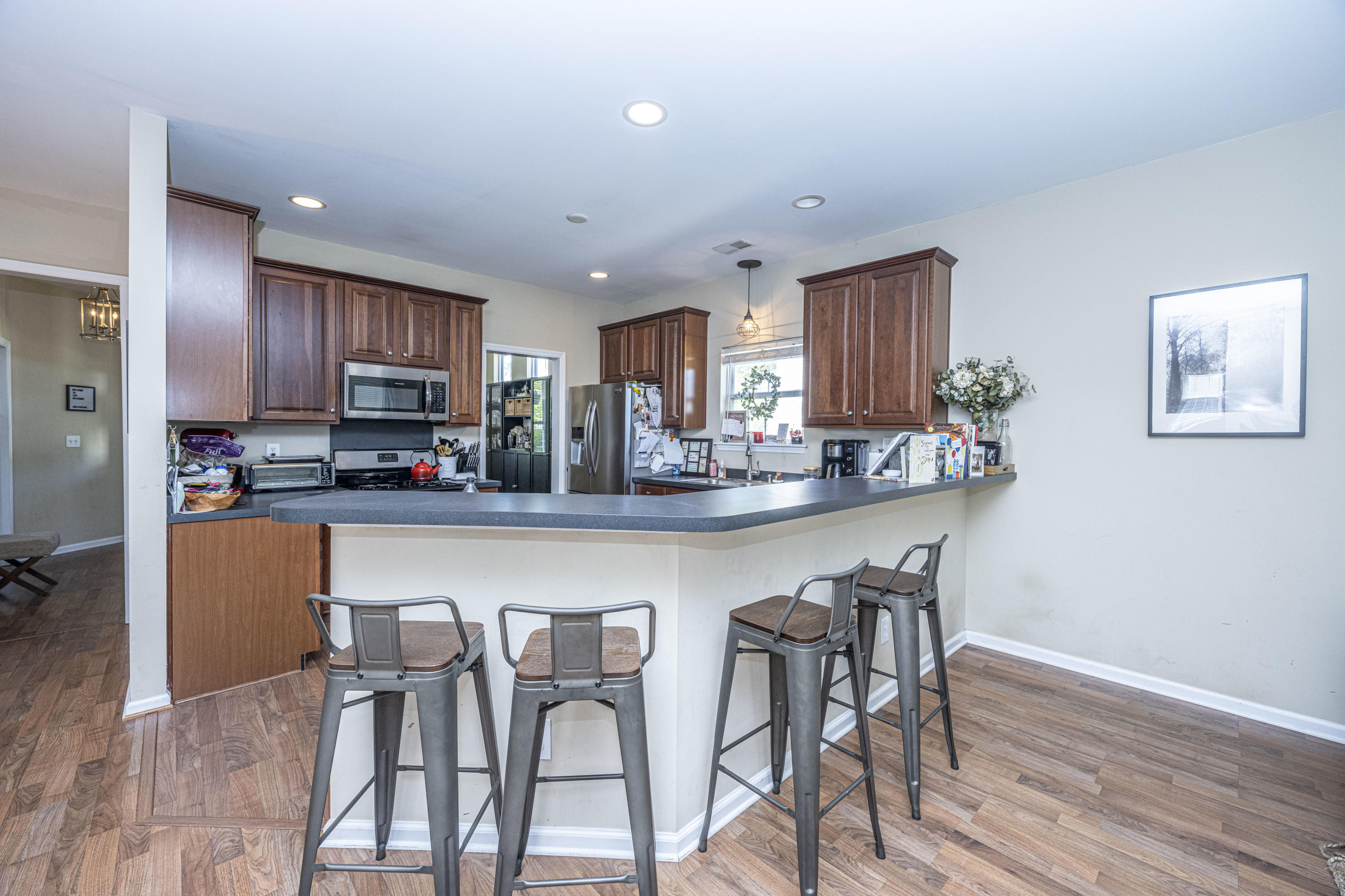 3228 Beaconsfield Road Mount Pleasant, SC 29466 - Photo 10 of 40 Kitchen/Bar