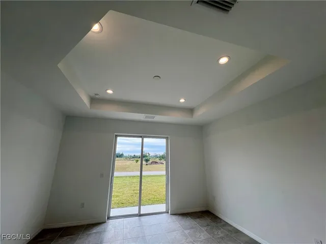 $250,000 | 628 Falls Lane, Lehigh Acres, FL 33974