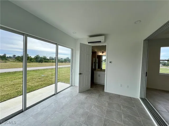 $250,000 | 628 Falls Lane, Lehigh Acres, FL 33974