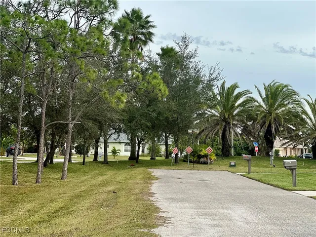 $250,000 | 628 Falls Lane, Lehigh Acres, FL 33974