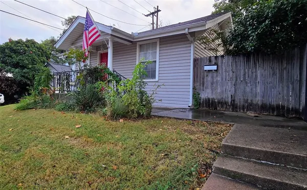 $1,500 | 2861 West Devitt Street, Fort Worth, TX 76109