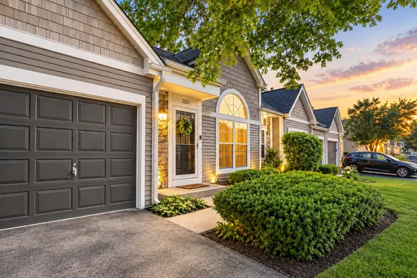 $264,900 | 2223 Teton Parkway, Algonquin, IL 60102