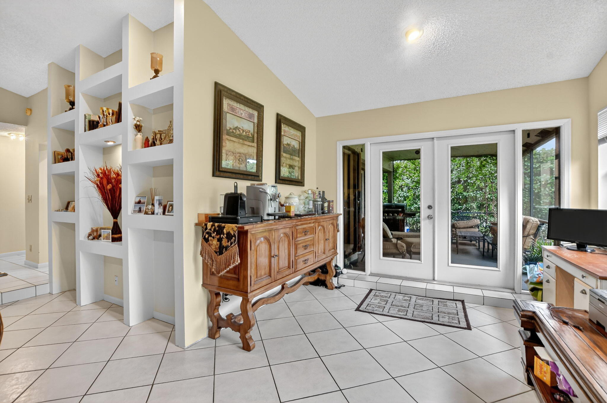 20803 Cabrillo Way Boca Raton, FL 33428 - Photo 10 of 89 Family Room