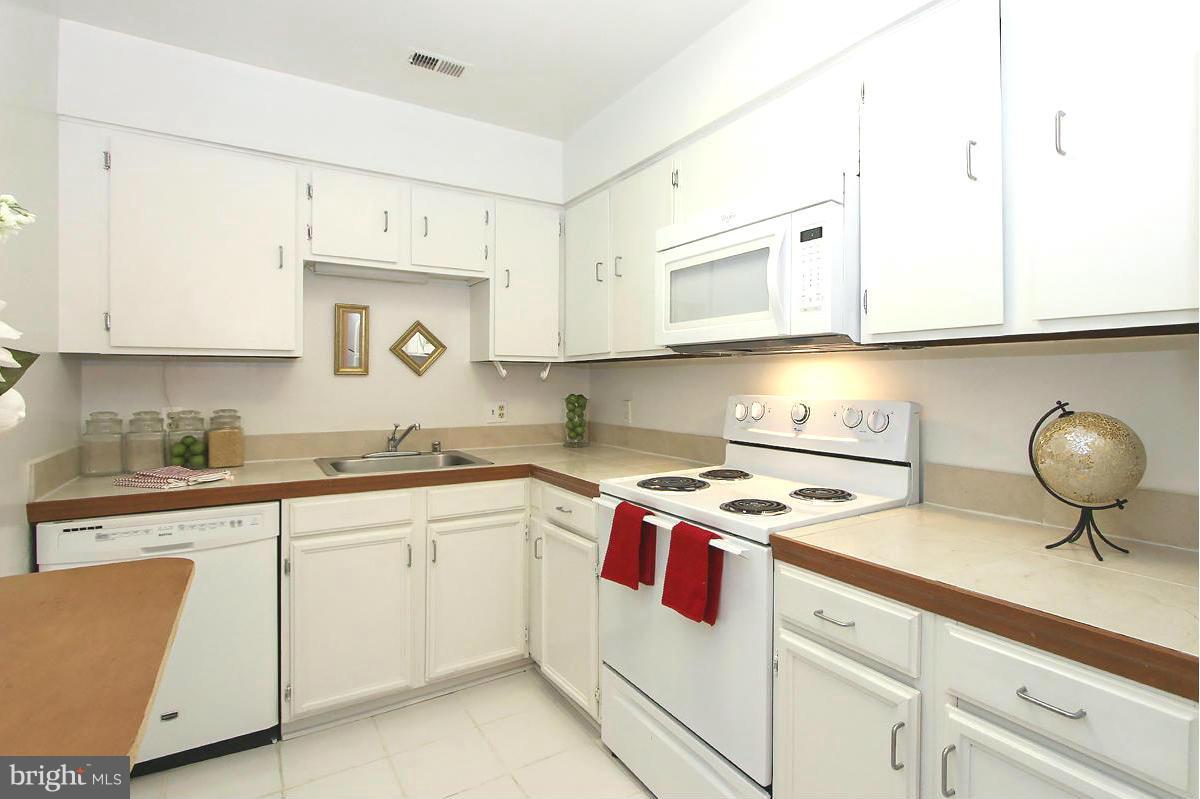 3122 Apple Road Northeast, Unit 14 Washington, DC 20018 - Photo 14 of 29 Kitchen