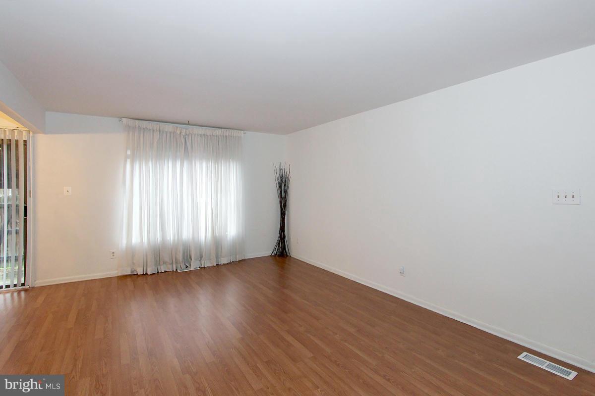 3122 Apple Road Northeast, Unit 14 Washington, DC 20018 - Photo 7 of 29 Living Room