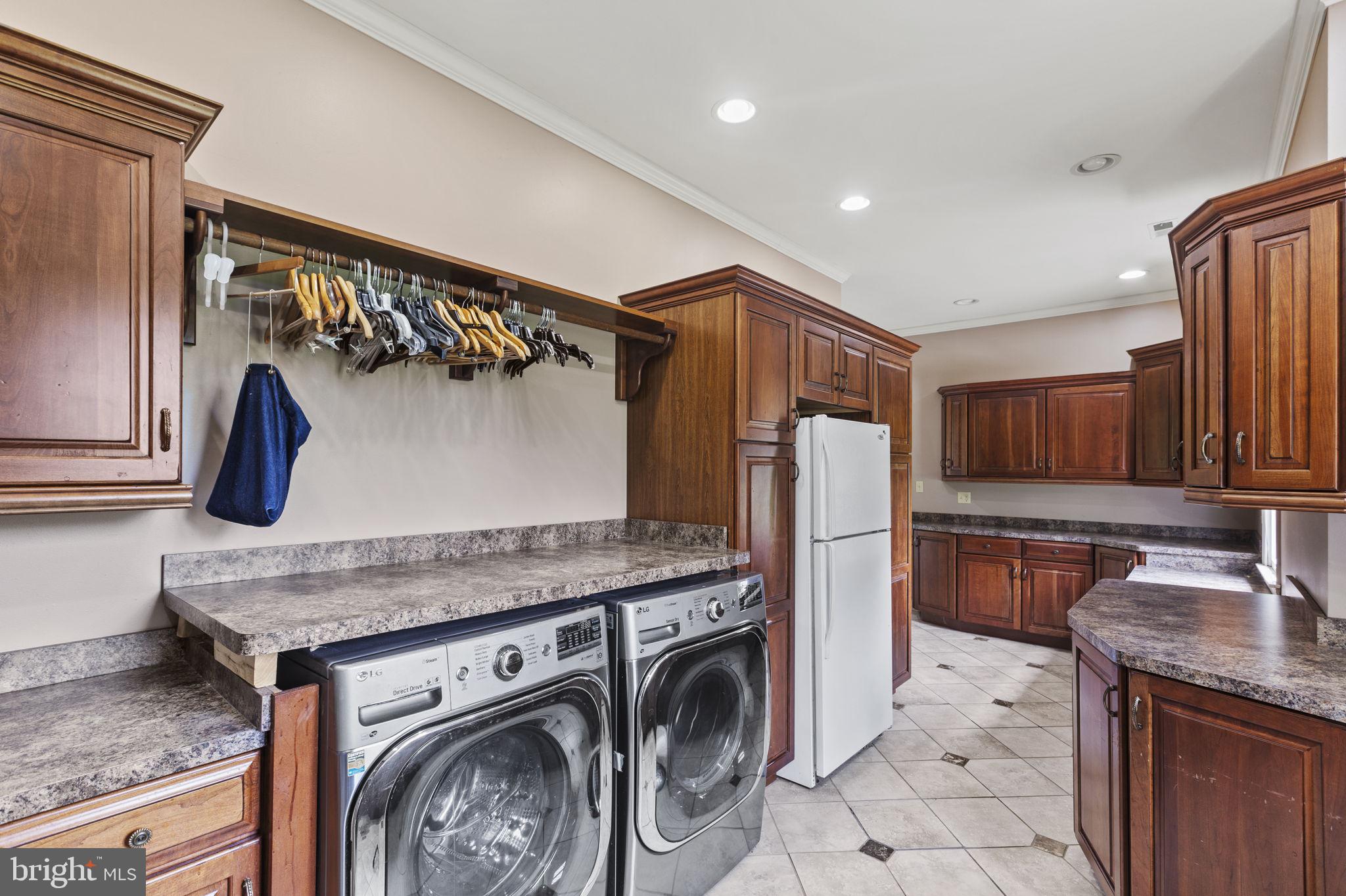 29956 Point Lookout Road Mechanicsville, MD 20659 - Photo 10 of 70 a utility room with refrigerator sink and stove