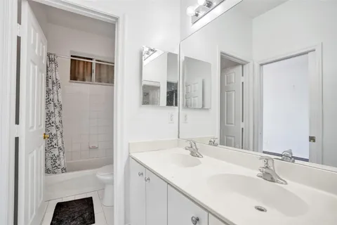 $2,650 | 3313 Northwest 29th Court, Lauderdale Lakes, FL 33311