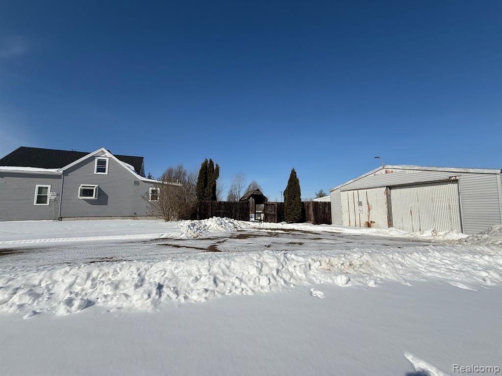 7595 Brooks Road Brown City, MI 48416 - Photo 5 of 17