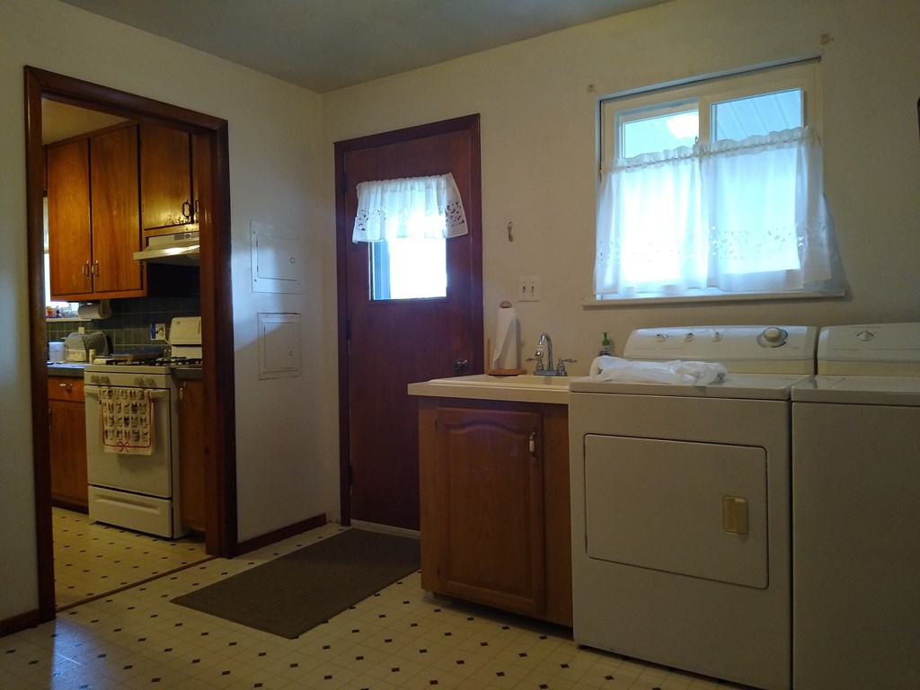 492 Chestnut Street Rimersburg, PA 16248 - Photo 5 of 15 a bathroom with a sink and a mirror