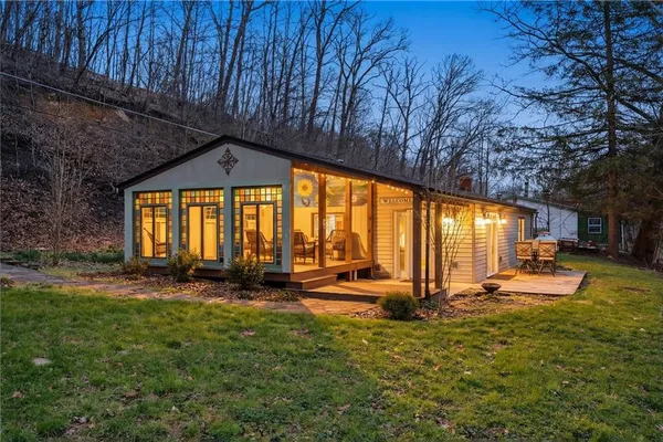 $250,000 | 142 Twin Lakes Drive, Zelienople, PA 16063