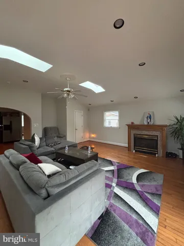 $3,100 | 14204 London Lane, Rockville, MD 20853