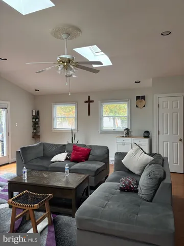 $3,100 | 14204 London Lane, Rockville, MD 20853