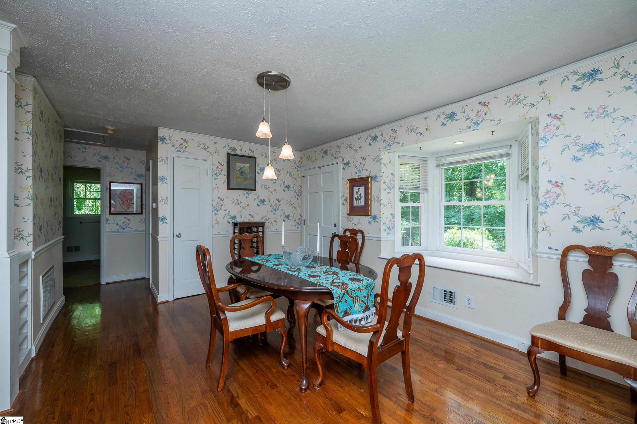 116 Sycamore Drive Marietta, SC 29661 - Photo 4 of 37