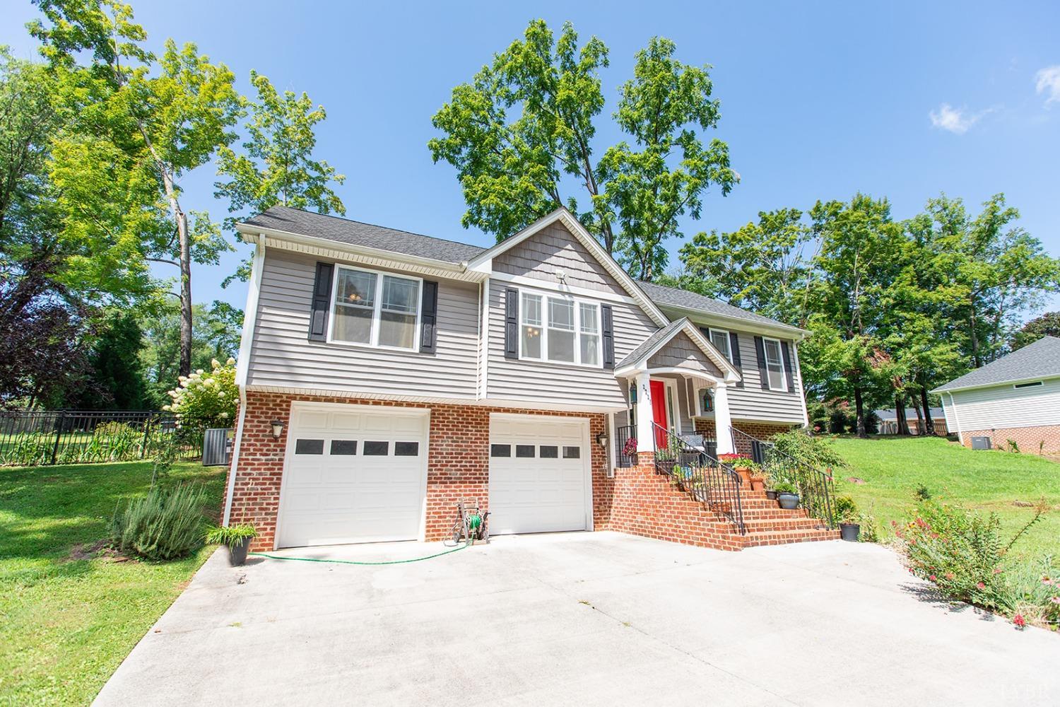 2225 Taylor Farm Road Lynchburg, VA 24503 - Photo 3 of 49 Gallery Image 3