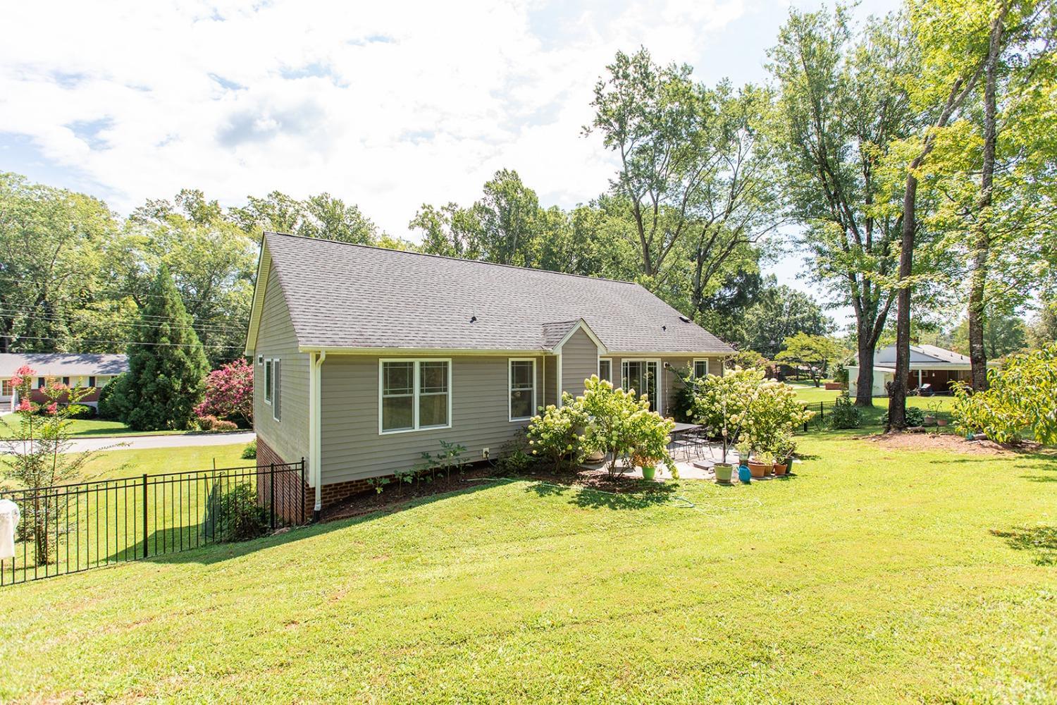 2225 Taylor Farm Road Lynchburg, VA 24503 - Photo 9 of 49 Gallery Image 9