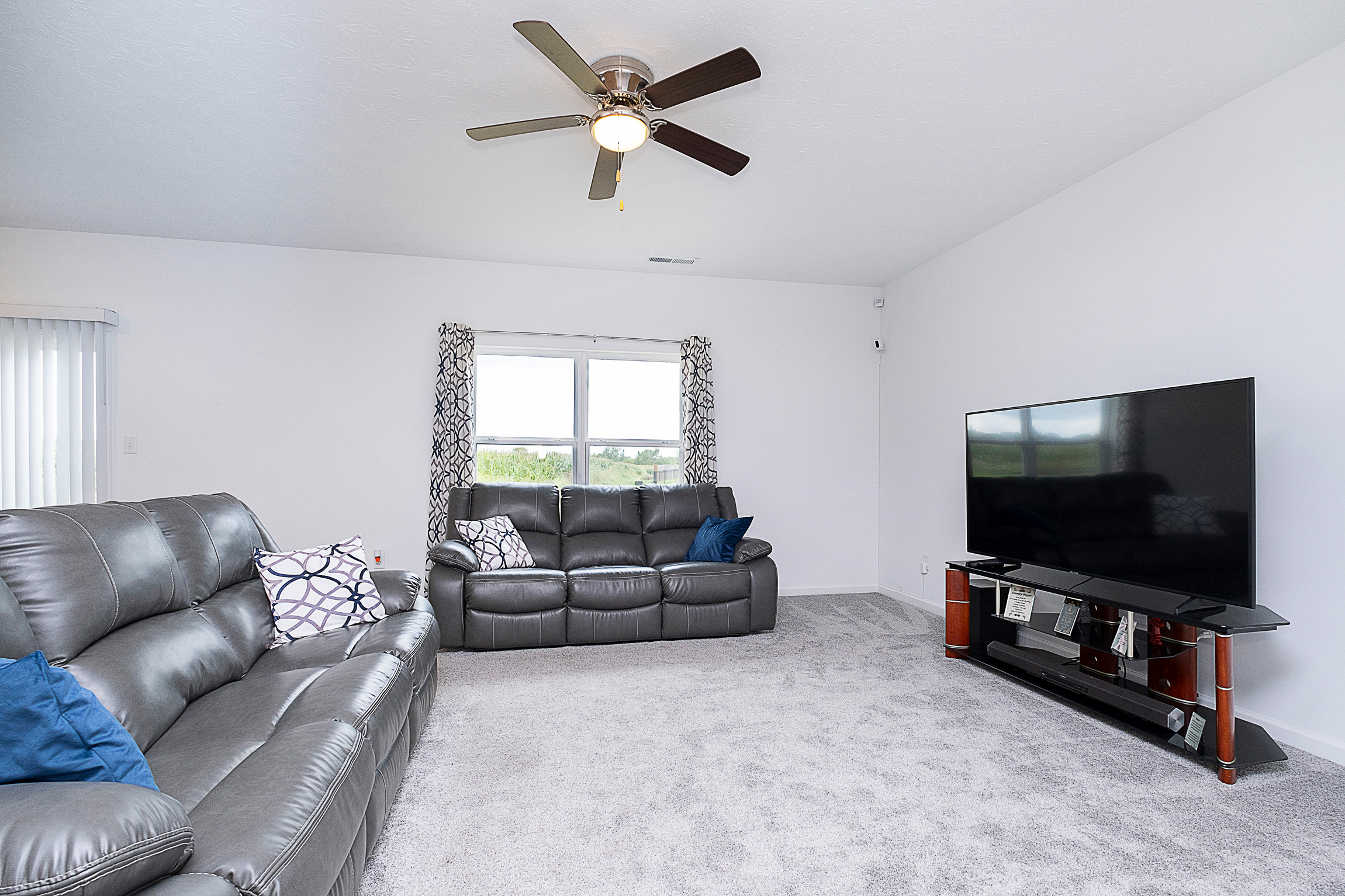 2004 Maplewood Lane Pendleton, IN 46064 - Photo 7 of 37